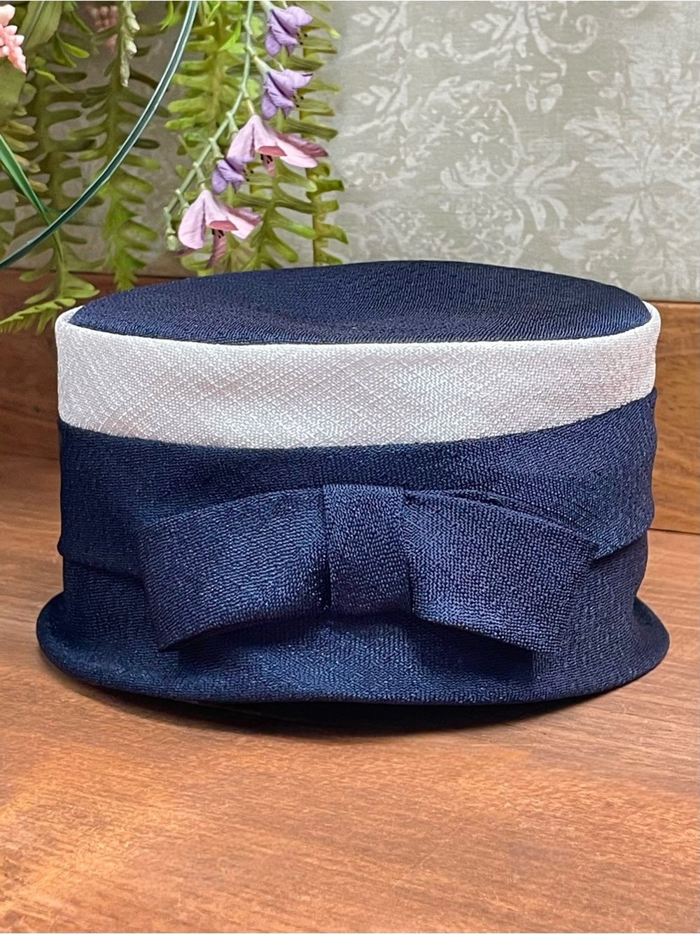 Vintage 1960s Navy White Pillbox Hat Mod Jackie O’ Bow Church Tea Party M/L